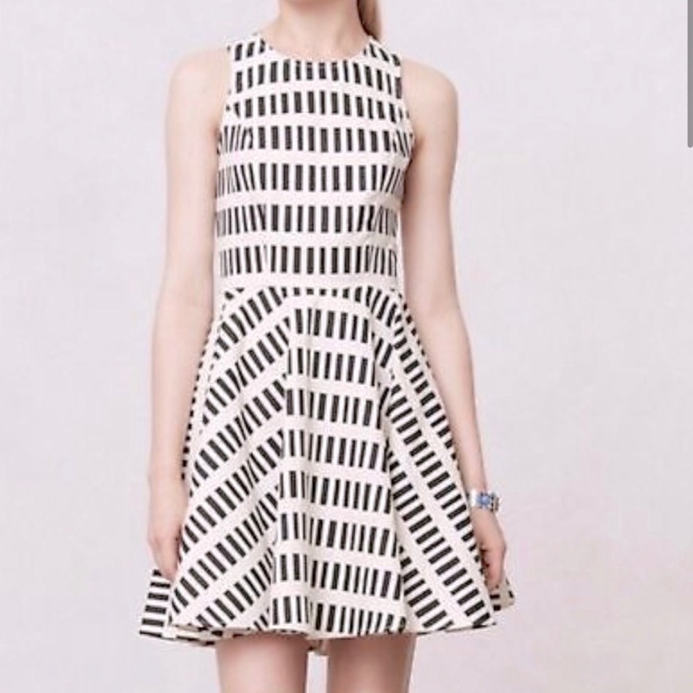 Dusen Dusen Dress Size 4